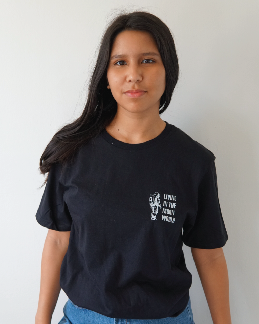 Morando No Mundo da Lua T-Shirt